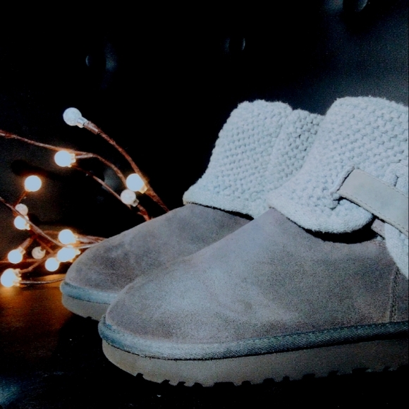 Woman's Knit Shiana Ugg Boots size 6 NWOT - Picture 2 of 10